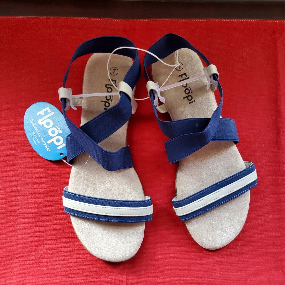 NWT Floopi Sandals